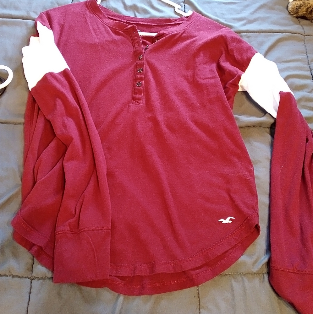 Hollister tee
